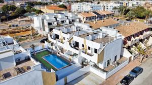 Villamar Corner Retreat near beach, nature & shops