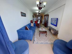 شقة 106م فندقية على البحر مباشرا سيدى بشر