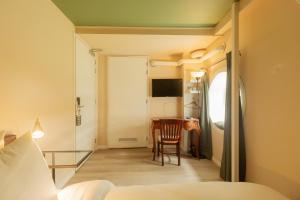 Junior Double Room room in H2OTEL Rotterdam