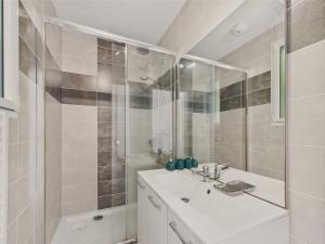 Piscine chauffée - 750m plage - 4 adultes - 4 enfants