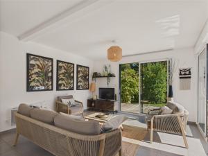 Piscine chauffée - 750m plage - 4 adultes - 4 enfants