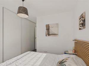 Maisons de vacances Piscine chauffee - 750m plage - 4 adultes - 4 enfants : photos des chambres