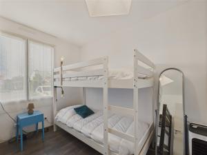 Maisons de vacances Piscine chauffee - 750m plage - 4 adultes - 4 enfants : photos des chambres