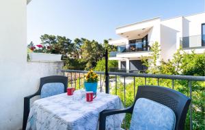 1 Bedroom Beautiful Apartment In Vrboska