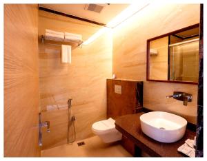 HOTEL NARAYANI Near Kashi Vishwanath Temple - Fully Air Conditioned Room - A Top Rated Hotel In Varanasi