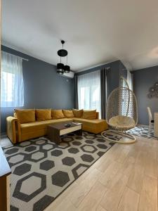 Long Beach Apartment