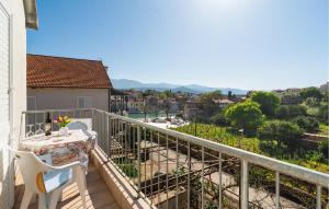 1 Bedroom Awesome Apartment In Vrboska 