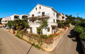 1 Bedroom Awesome Apartment In Vrboska 