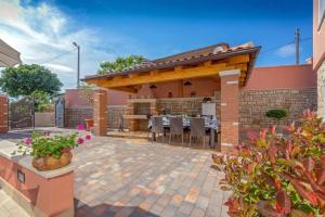 Villa Petra Kastelir by Villsy