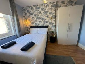 A6-3 Bed 2nd Floor Flat near Elephant and Castle