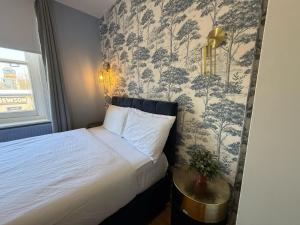 A6-3 Bed 2nd Floor Flat near Elephant and Castle