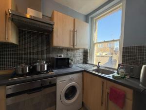 A6-3 Bed 2nd Floor Flat near Elephant and Castle