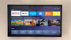 Bright Central Studio -2 min to Beach near Massena Square