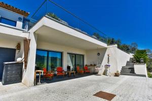 Maisons de vacances Architects Villa With Esterel Mountain Views : photos des chambres