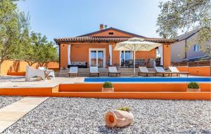 Amazing Home In Pula With Kitchen