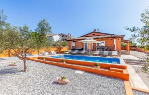 Amazing Home In Pula With Kitchen