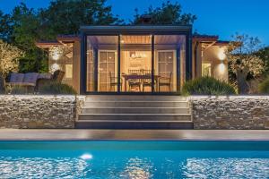 Villa Krasna Kuca for 5 people near Labin - Rabac with private heated pool