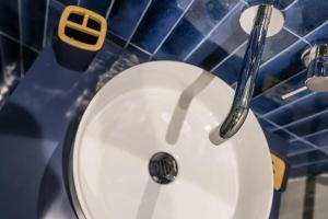 Elegant & charming 2-room blue