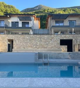 Brighter Days - Two-room apartment with lake view and pool