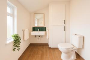 4 Bedroom Spacious House in Cardiff