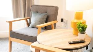 1 Bed Flat Swansea -free parking