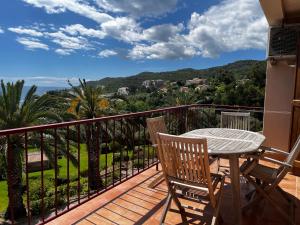 Appartements Cardellini 10- vue mer-piscine en residence : photos des chambres