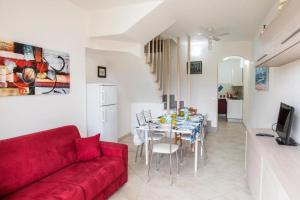 Appartamento su due piani con vista mare