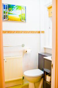 Single Room with Shower room in Grange Bank House