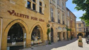 Appartements Le Chic en Ville Centre historique, climatise, wifi, Parking sous-sol inclus : photos des chambres