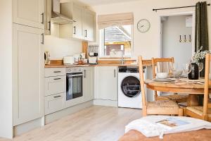 Finest Retreats -No 8 Meadow Retreat