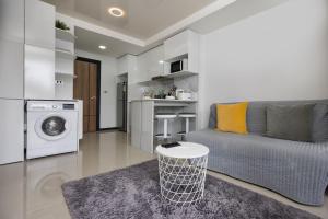 Seafood Lovers Chill Spot, Fun & Relax Stay at Rawai Apartment RBC 311, near Famous Rawai Market