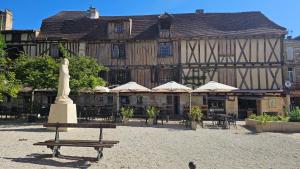 Appartements Le Chic en Ville Centre historique, climatise, wifi, Parking sous-sol inclus : photos des chambres