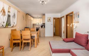 Amazing Apartment In Banjol With Wifi 