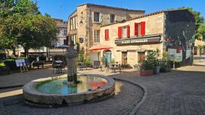 Appartements Le Chic en Ville Centre historique, climatise, wifi, Parking sous-sol inclus : photos des chambres