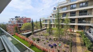 Luxury 2 Room Flat Free Parking, Pool and WiFi