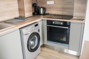 ТОП Двустаен в Панорама Парк