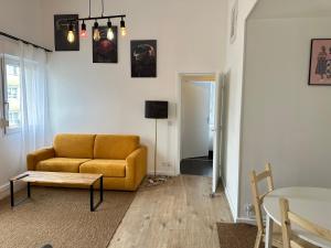 Elegant 2 Bedroom Apartment with Free Parking Paris St-Denis by Immo Kit BNB