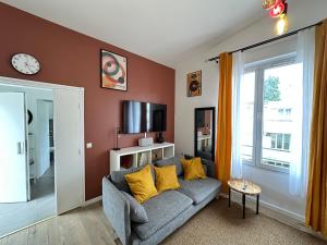 Elegant 2 Bedroom Apartment with Free Parking Paris St-Denis by Immo Kit BNB
