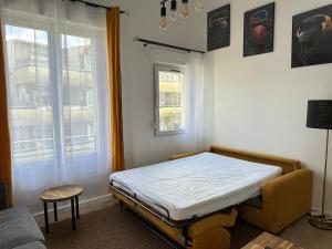 Appartements Elegant 2 Bedroom Apartment with Free Parking Paris St-Denis by Immo Kit BNB : photos des chambres