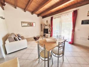 Villetta Flora con piscina img11