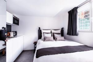 Villas DnE VILLA- DISNEY-PARIS - HOLIDAYS HOUSE - MAISON DE VACANCES - PISCINE - POOL- 6 CHAMBRES- 6 SDB - 6 BEDROOMS - 6 BATHROOMS : photos des chambres