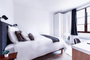 Villas DnE VILLA- DISNEY-PARIS - HOLIDAYS HOUSE - MAISON DE VACANCES - PISCINE - POOL- 6 CHAMBRES- 6 SDB - 6 BEDROOMS - 6 BATHROOMS : photos des chambres
