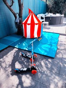 Villas DnE VILLA- DISNEY-PARIS - HOLIDAYS HOUSE - MAISON DE VACANCES - PISCINE - POOL- 6 CHAMBRES- 6 SDB - 6 BEDROOMS - 6 BATHROOMS : photos des chambres