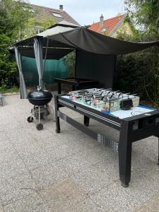 Villas DnE VILLA- DISNEY-PARIS - HOLIDAYS HOUSE - MAISON DE VACANCES - PISCINE - POOL- 6 CHAMBRES- 6 SDB - 6 BEDROOMS - 6 BATHROOMS : photos des chambres