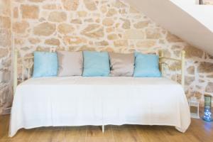 Villa Lucy, a Mediterranean rustic haven, pet friendly