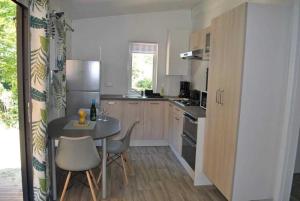 Campings Camping 5 etoiles - Piscine - ccbbeac : photos des chambres