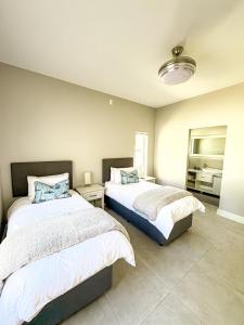 Slipway House Beachfront Villa