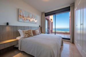 ELZE Panoramic Sea View Luxury Apartment