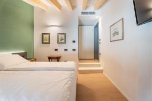 Small Double or Twin Room