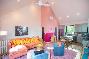 Giddy Up on Music Row w Hot Tub 15Mi to Bway